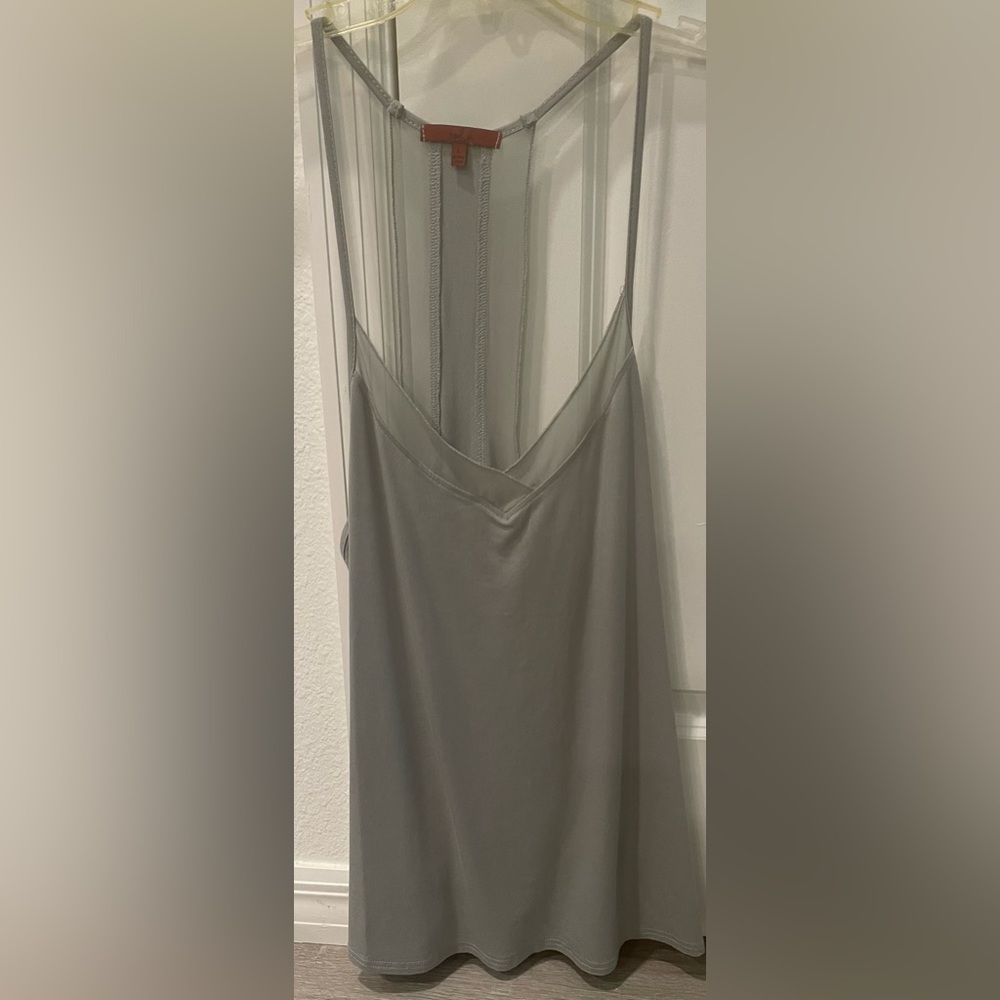 NWOT Women’s Silver Tank Top Size Large